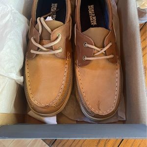 Mens new world wide sportsman shoes.